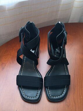 Crisscross Style Spring 2026 Leather Textile Block Heel Sandals Size 9 D. Pliner